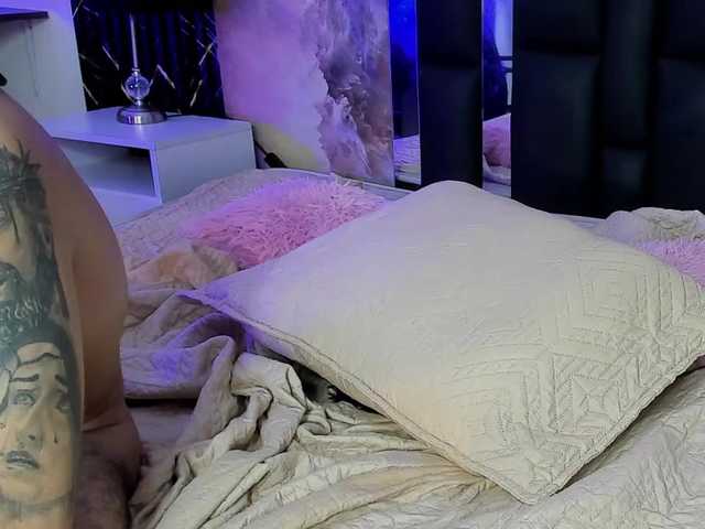 Live трансляция MiaAndErick - Runet.cam