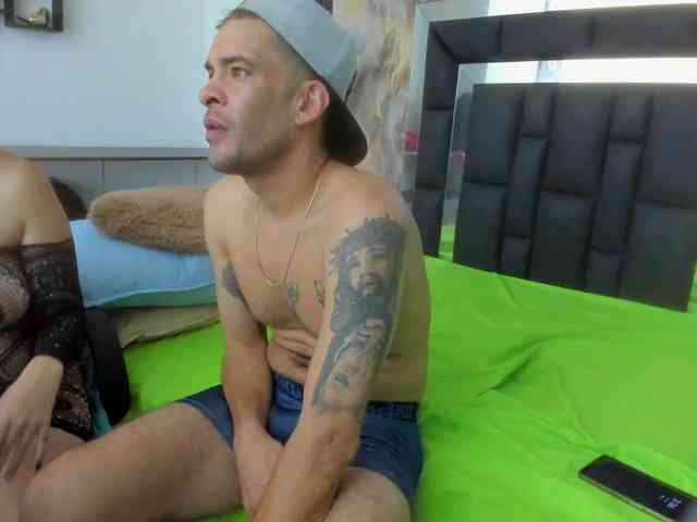 MiaAndErick webcam