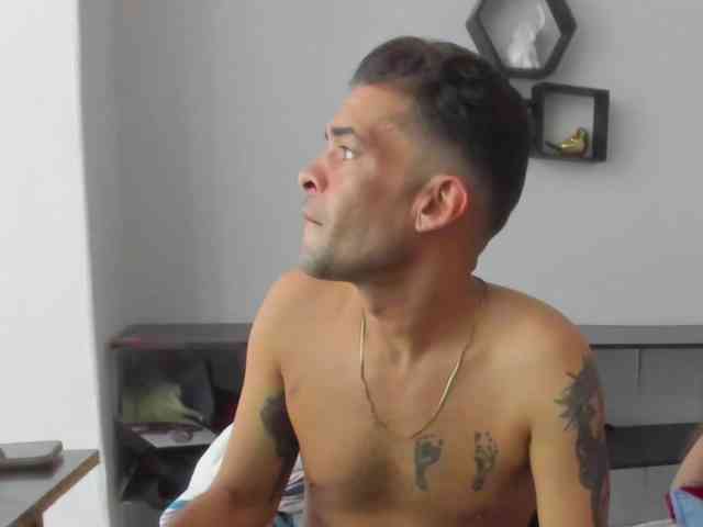 MiaAndErick webcam