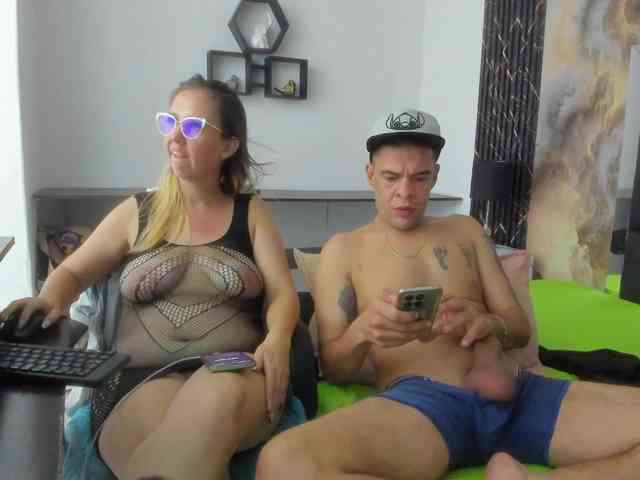 MiaAndErick webcam