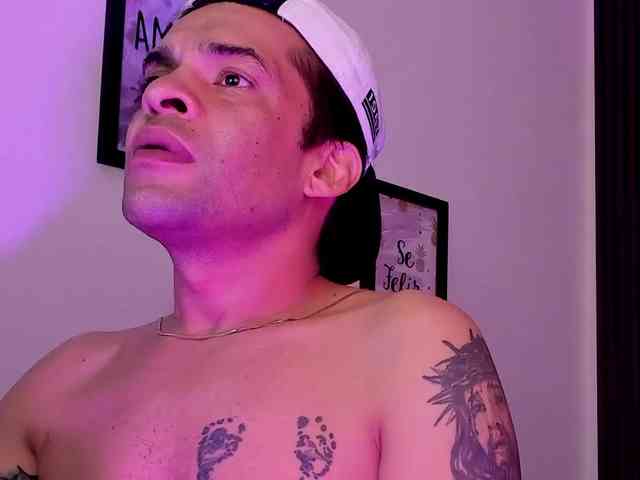 MiaAndErick webcam