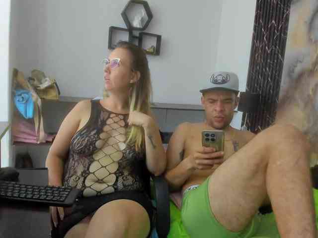 MiaAndErick webcam