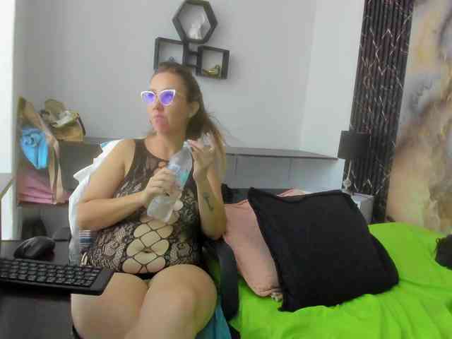 MiaAndErick webcam