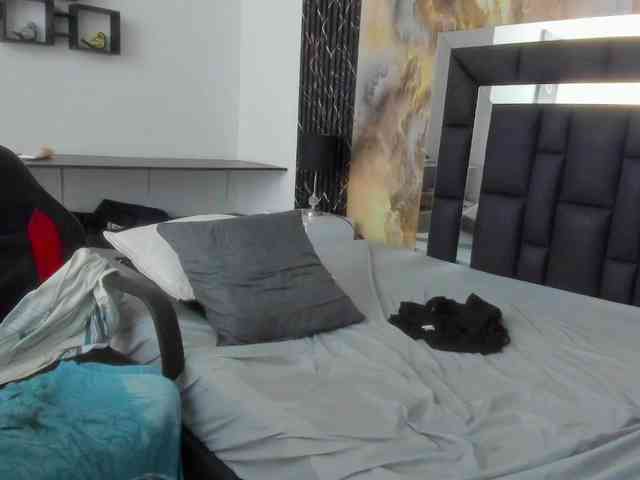 MiaAndErick Sex Cam Show