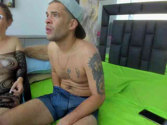 MiaAndErick webcam