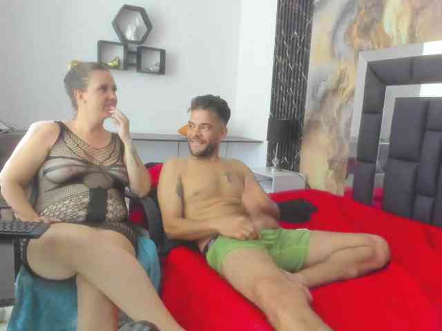 MiaAndErick Sex Cam Show