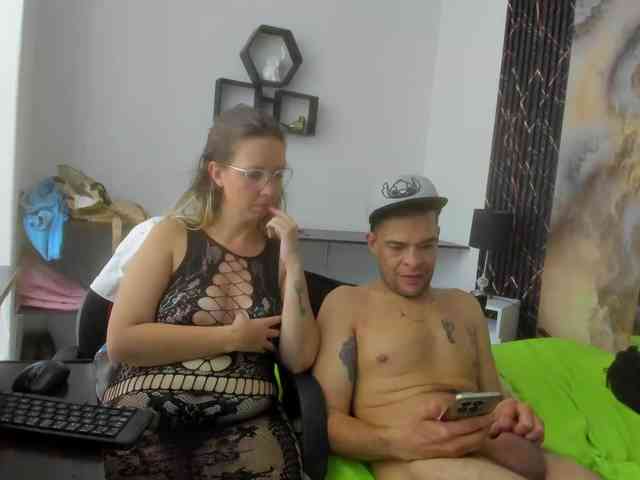 MiaAndErick webcam