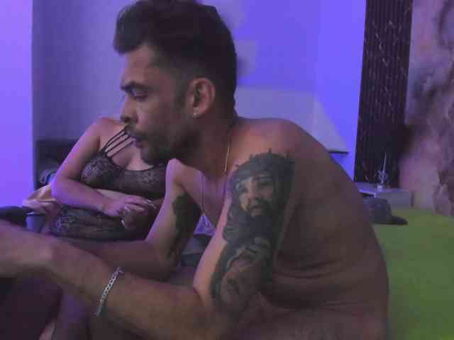MiaAndErick webcam