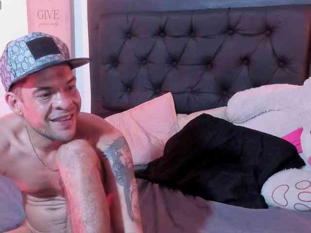 MiaAndErick webcam