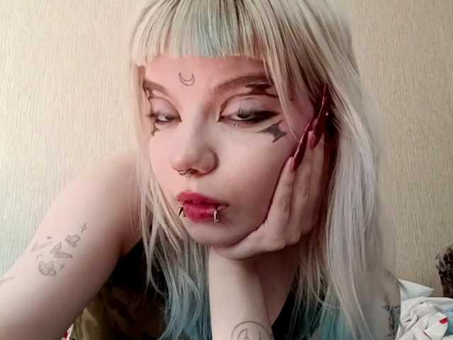 LinaBestie live cam on BongaCams