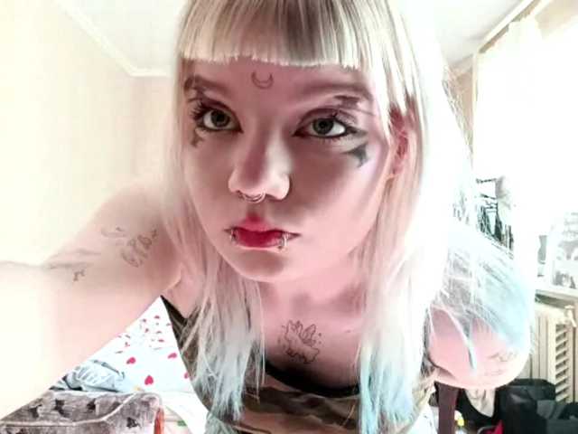 LinaBestie live cam on BongaCams