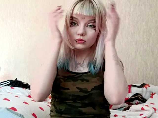 LinaBestie live cam on BongaCams