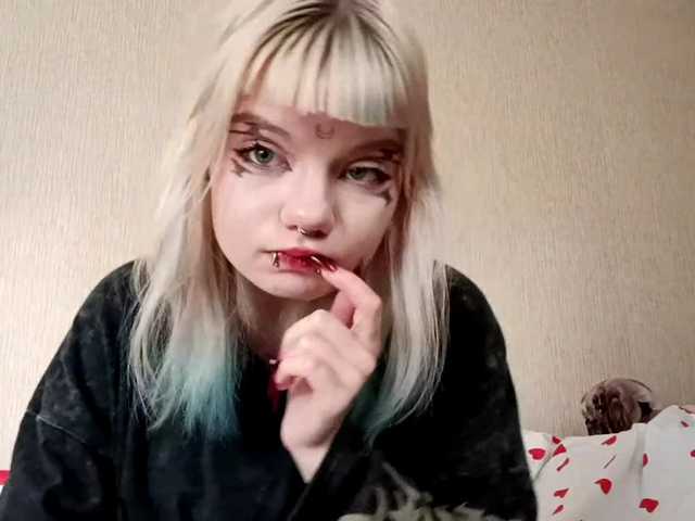 LinaBestie live cam on BongaCams