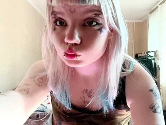 LinaBestie live cam on BongaCams