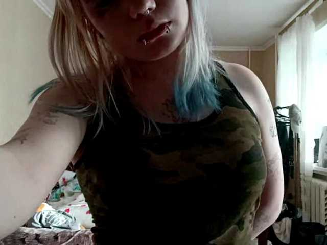LinaBestie live cam on BongaCams