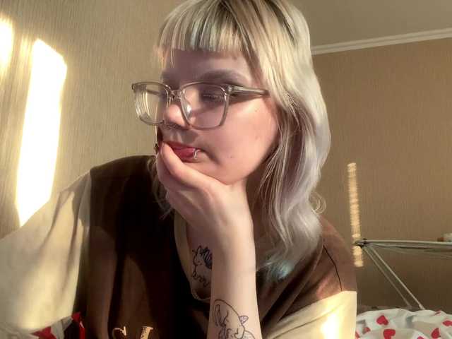 LinaBestie live cam on BongaCams
