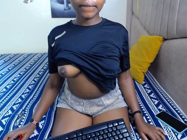 KittyKissess02 live cam on BongaCams
