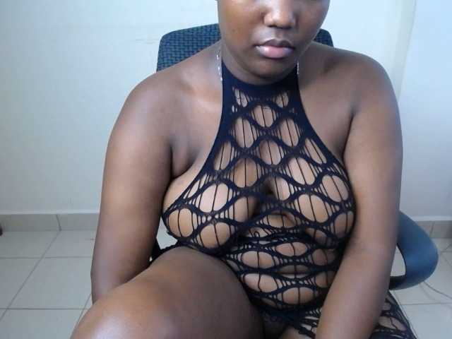 KittyKissess02 live cam on BongaCams