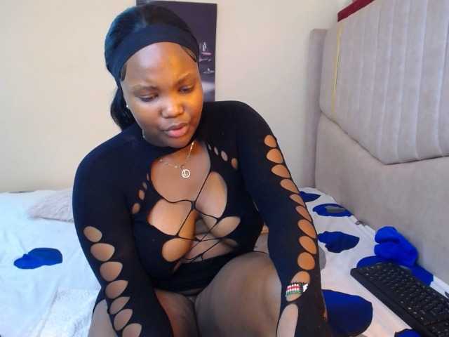 KittyKissess02 live cam on BongaCams
