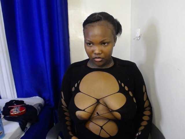 KittyKissess02 live cam on BongaCams
