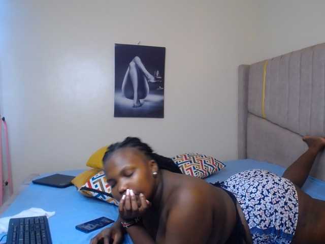 KittyKissess02 live cam on BongaCams