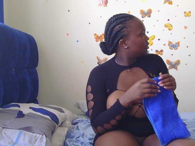 KittyKissess02