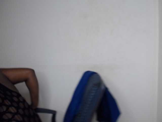 KittyKissess02 live cam on BongaCams