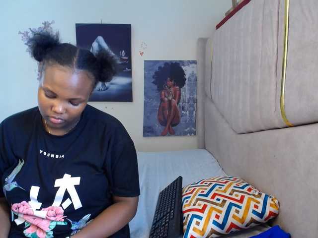 KittyKissess02 live cam on BongaCams