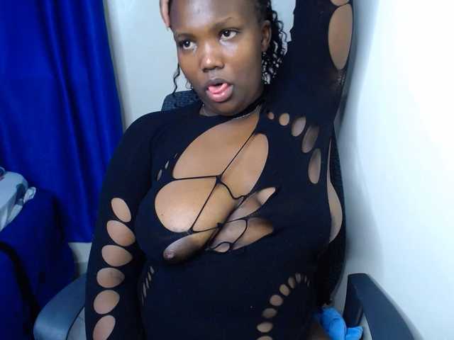 KittyKissess02