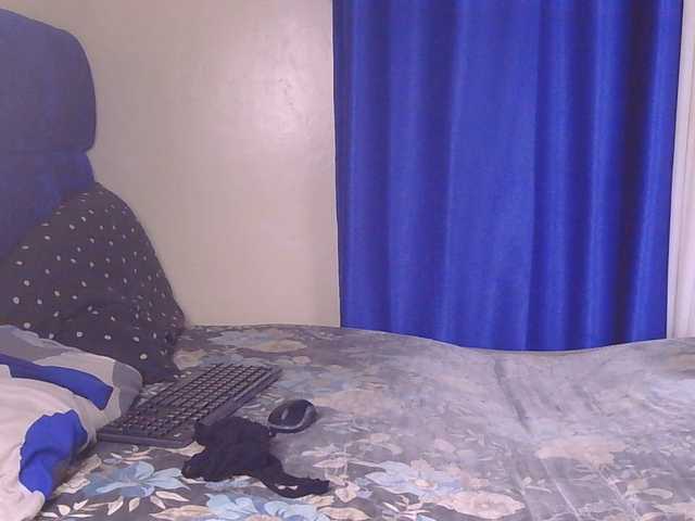 kittykissess02 live sex show