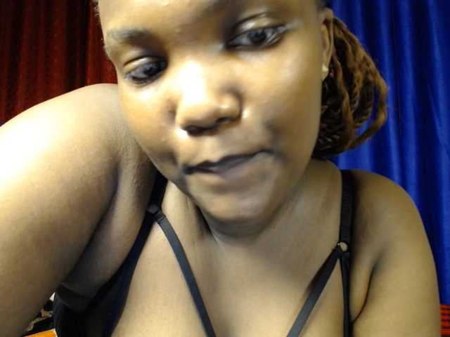 KittyKissess02 live cam on BongaCams