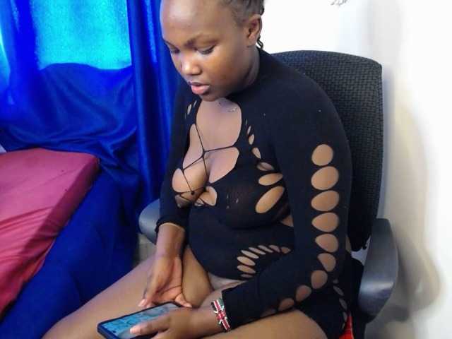 KittyKissess02 live cam on BongaCams