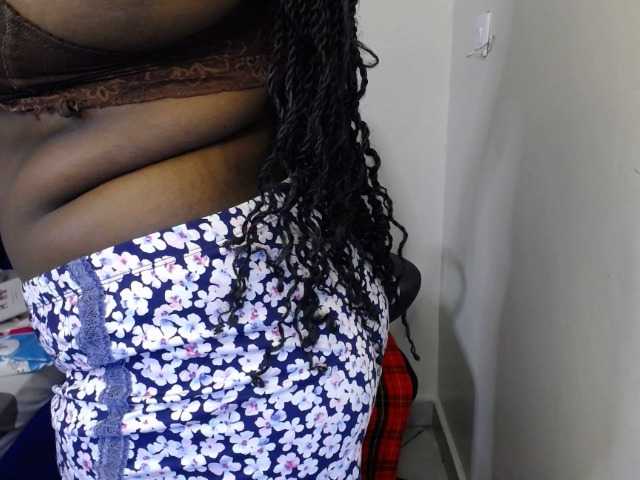 KittyKissess02