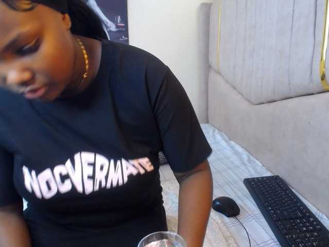 KittyKissess02 live cam on BongaCams
