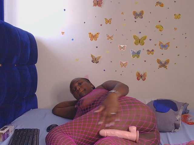 KittyKissess02 live cam on BongaCams