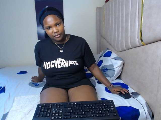 KittyKissess02 live cam on BongaCams