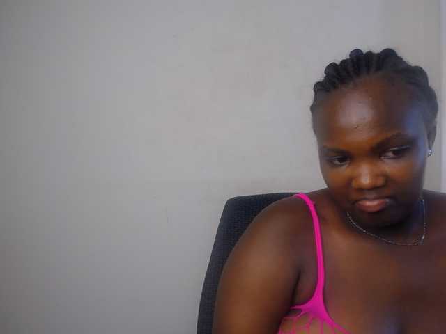 KittyKissess02 live cam on BongaCams