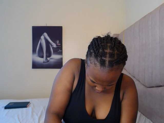 KittyKissess02 live cam on BongaCams