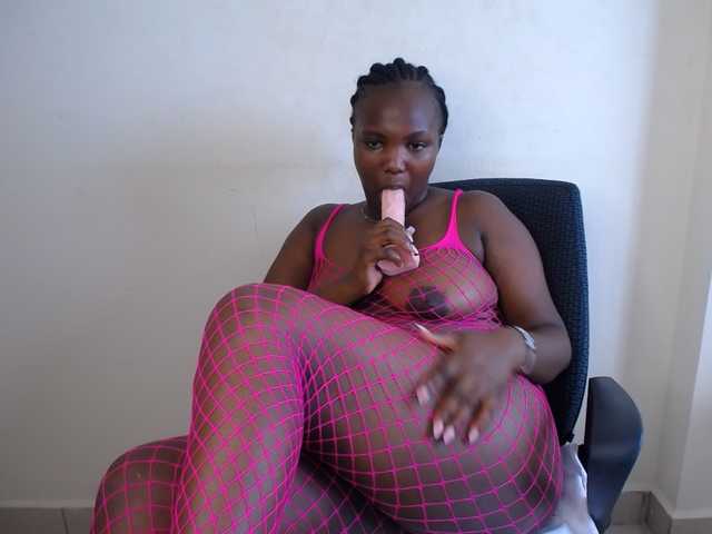 KittyKissess02 live cam on BongaCams