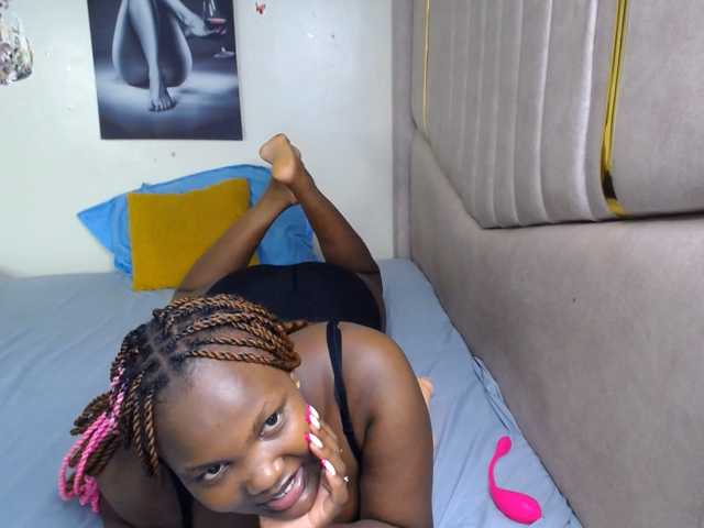 KittyKissess02 live cam on BongaCams