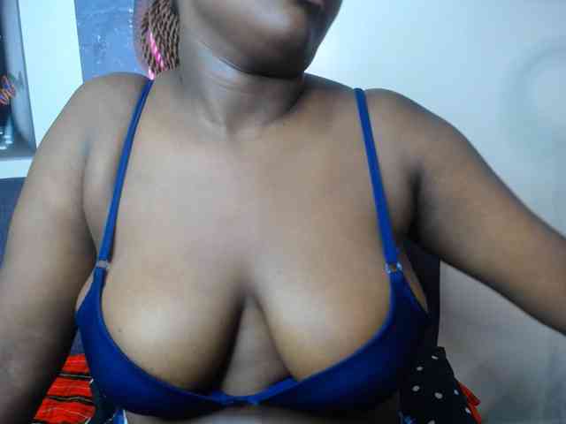KittyKissess02