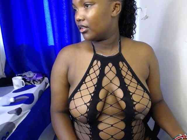 KittyKissess02