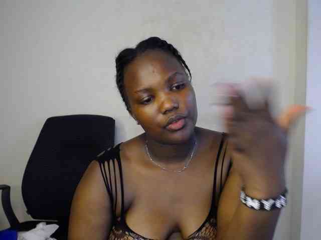 KittyKissess02 webcam