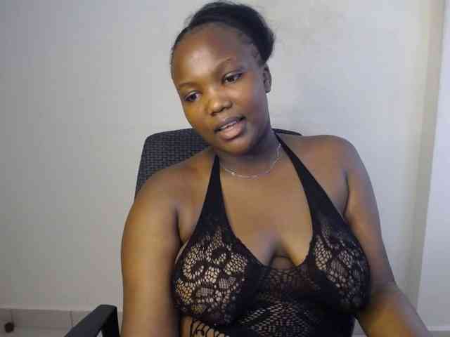 KittyKissess02