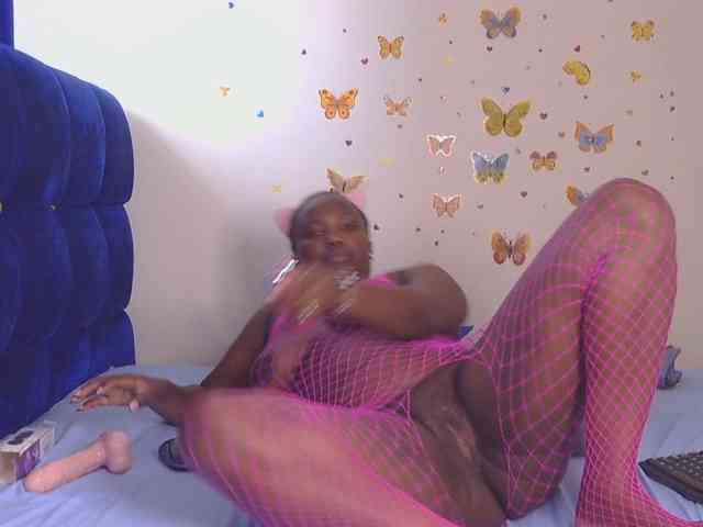 KittyKissess02