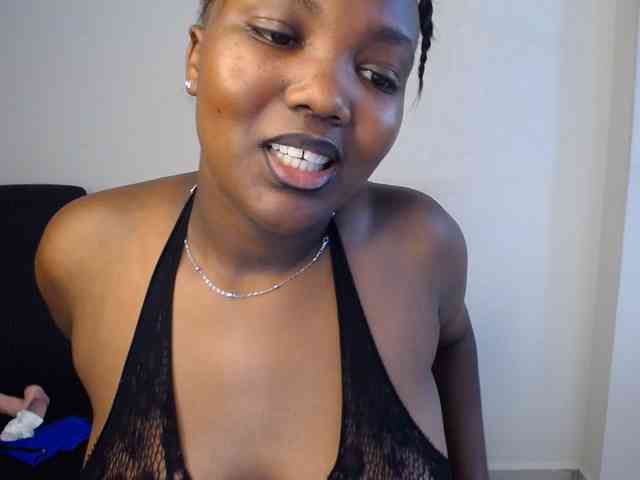 KittyKissess02 webcam