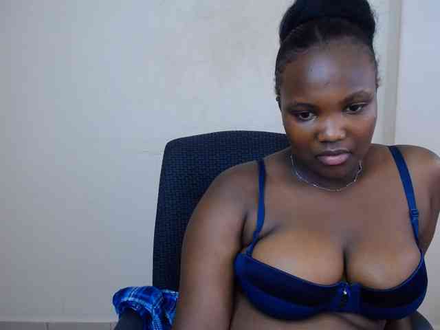 KittyKissess02