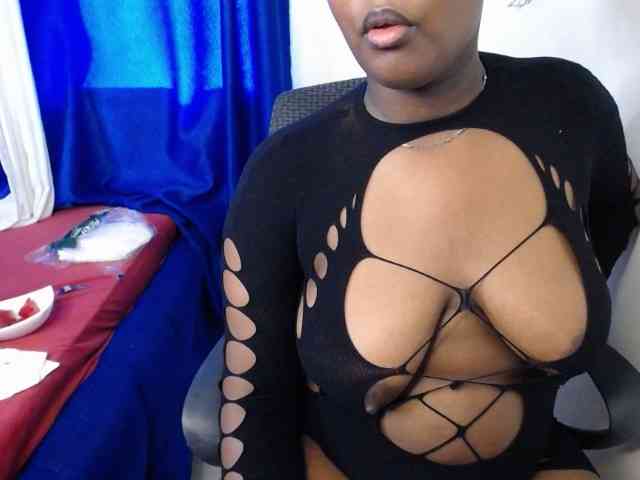 KittyKissess02 KittyKissess02