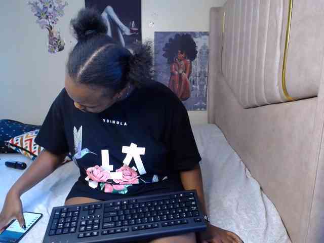 KittyKissess02