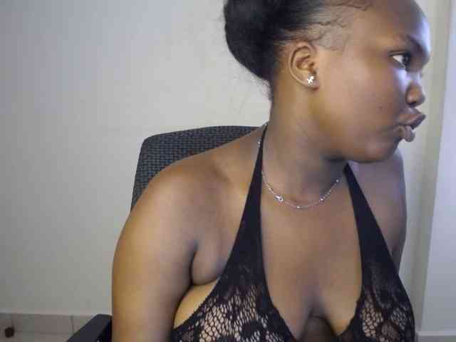 KittyKissess02